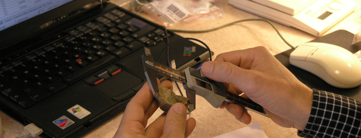 Measuring stone tools