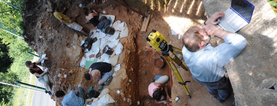 Excavating La Ferrassie